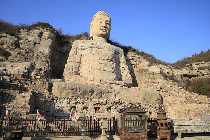 Tượng Mông Sơn Đại Phật đã bắt đầu vào năm thứ 2 của thời kỳ Bắc Tề Thiên Bảo (559), đến nay đã có niên đại trên 1.500 năm