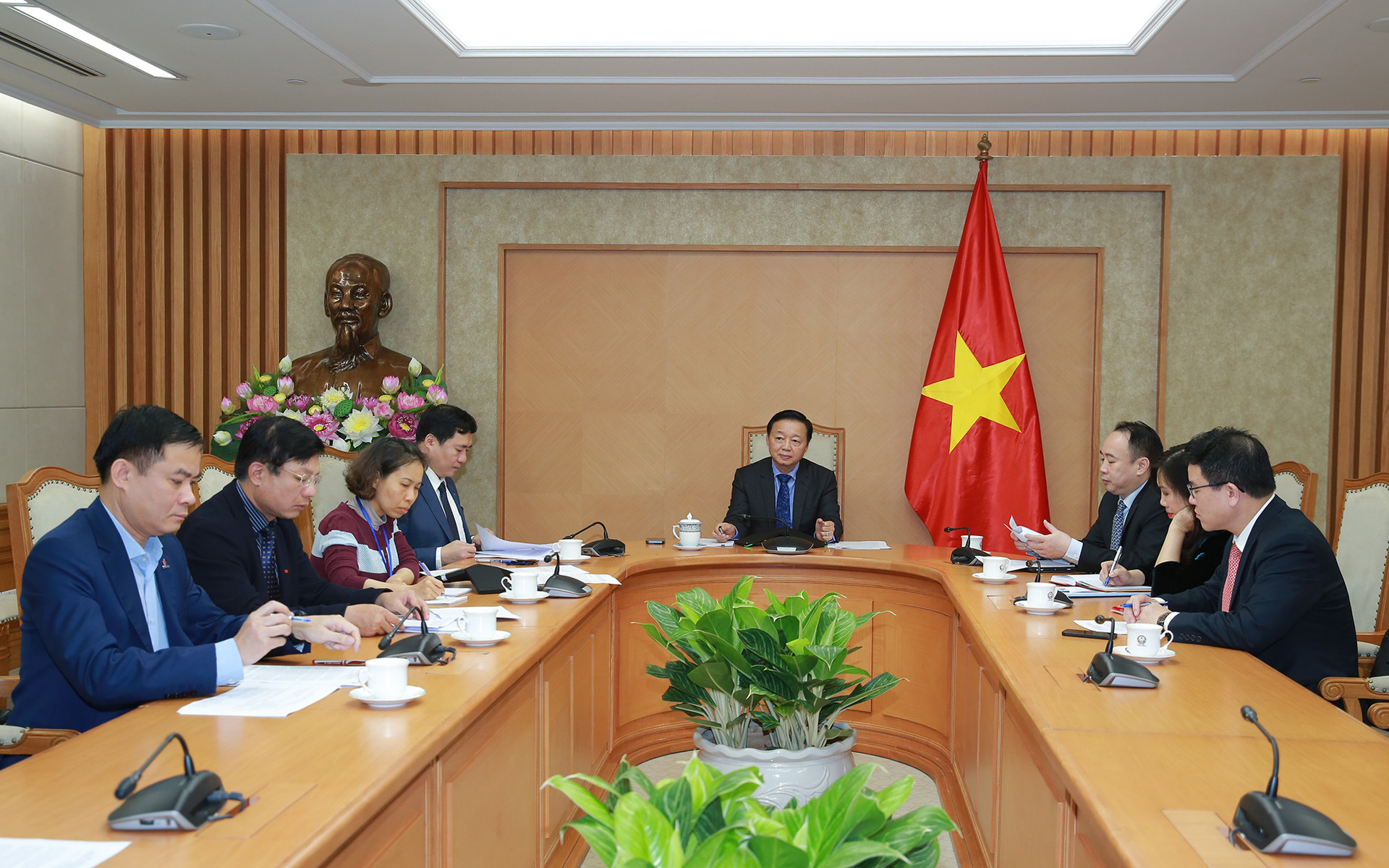 Phó Thủ tướng Trần Hồng Hà điện đàm với Phó Thủ tướng Liên bang Nga- Ảnh 1.