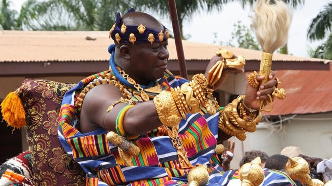Những người Ashanti có địa vị cao dùng rất nhiều vàng để làm đồ trang sức