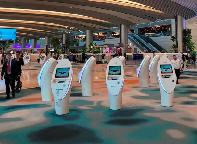 Đằng sau cú bắt tay của 'vua hàng hiệu' Jonathan Hạnh Nguyễn và Changi Airports