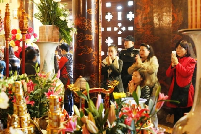 Từ xưa, người Việt đã có quan niệm rằng “lễ Phật quanh năm không bằng ngày rằm tháng Giêng