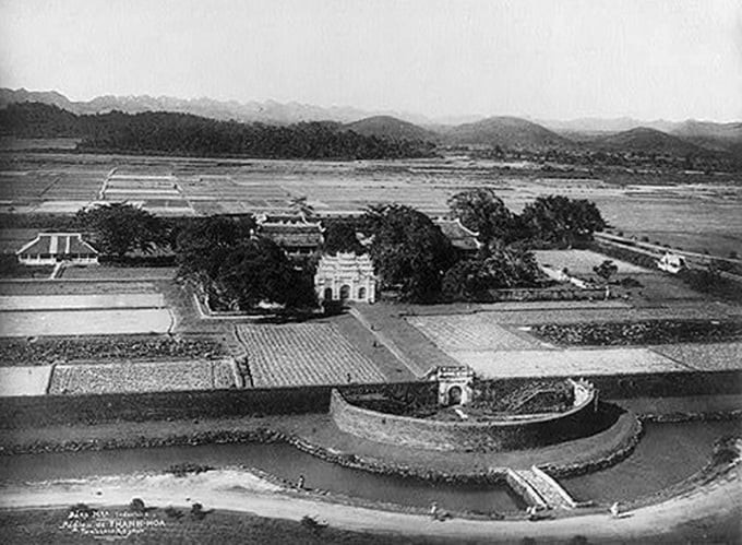 Hình ảnh miếu Triệu Tường trước năm 1945