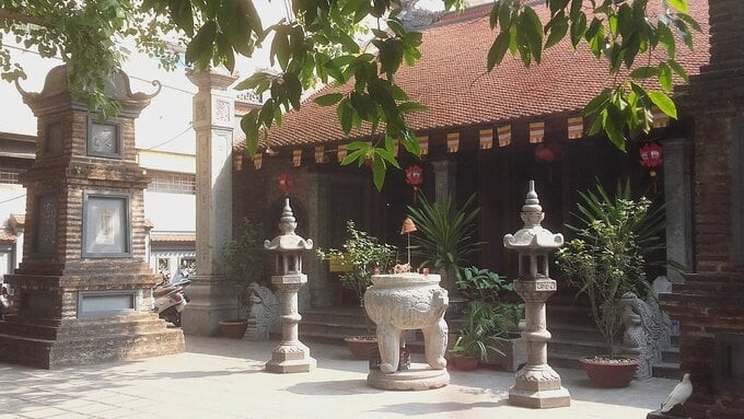 Ngôi chùa có lối kiến trúc cổ kính, xưa cũ