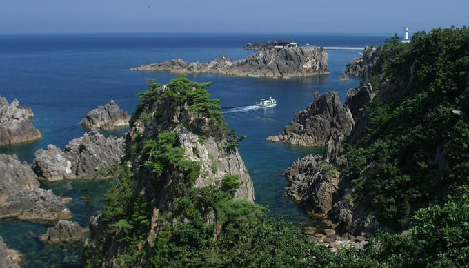 Hiện tại, mỏ Sado được chỉ định là Di tích lịch sử cấp Quốc gia, trở thành một địa điểm du lịch nổi tiếng của Nhật Bản