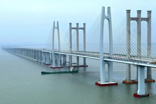 Tuyến đường sắt cũng được kỳ vọng hỗ trợ phát triển mạng lưới đường sắt cao tốc ven biển ở khu vực đông nam Trung Quốc