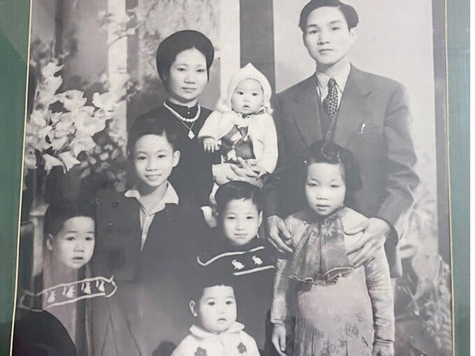 Bức hình chụp gia đình cụ Nguyễn Văn Lợi