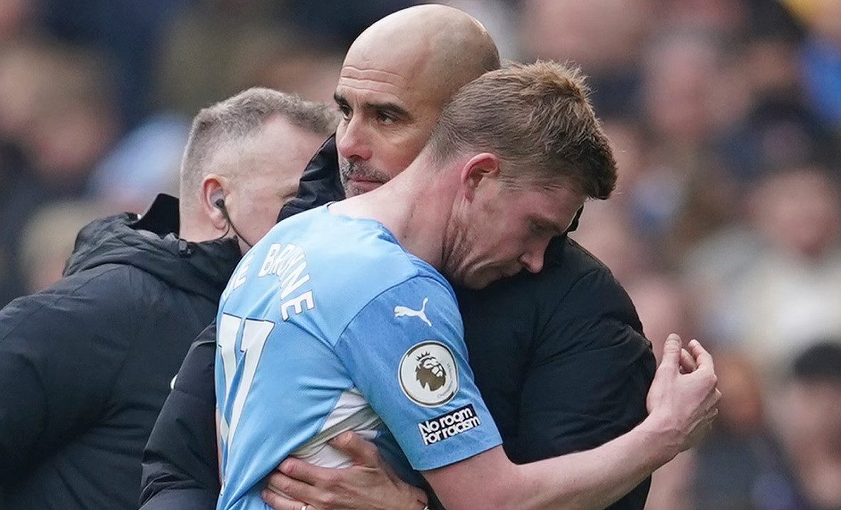 de bruyne pep guardiola.jpg