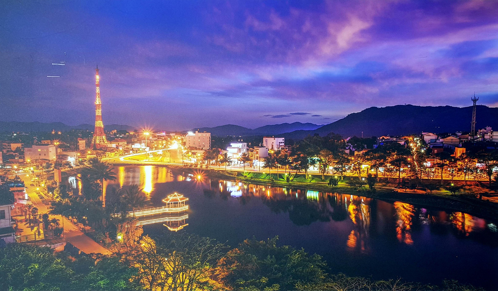 Đến năm 2045, Lâm Đồng trở thành thành phố trực thuộc trung ương gồm 3 quận, 3 thị xã, 3 huyện