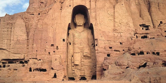 Bức tượng Phật cao 53m ở Bamiyan, Afghanistan, bị phá hủy vào năm 2001. Ảnh: Đại sứ quán Afghanistan