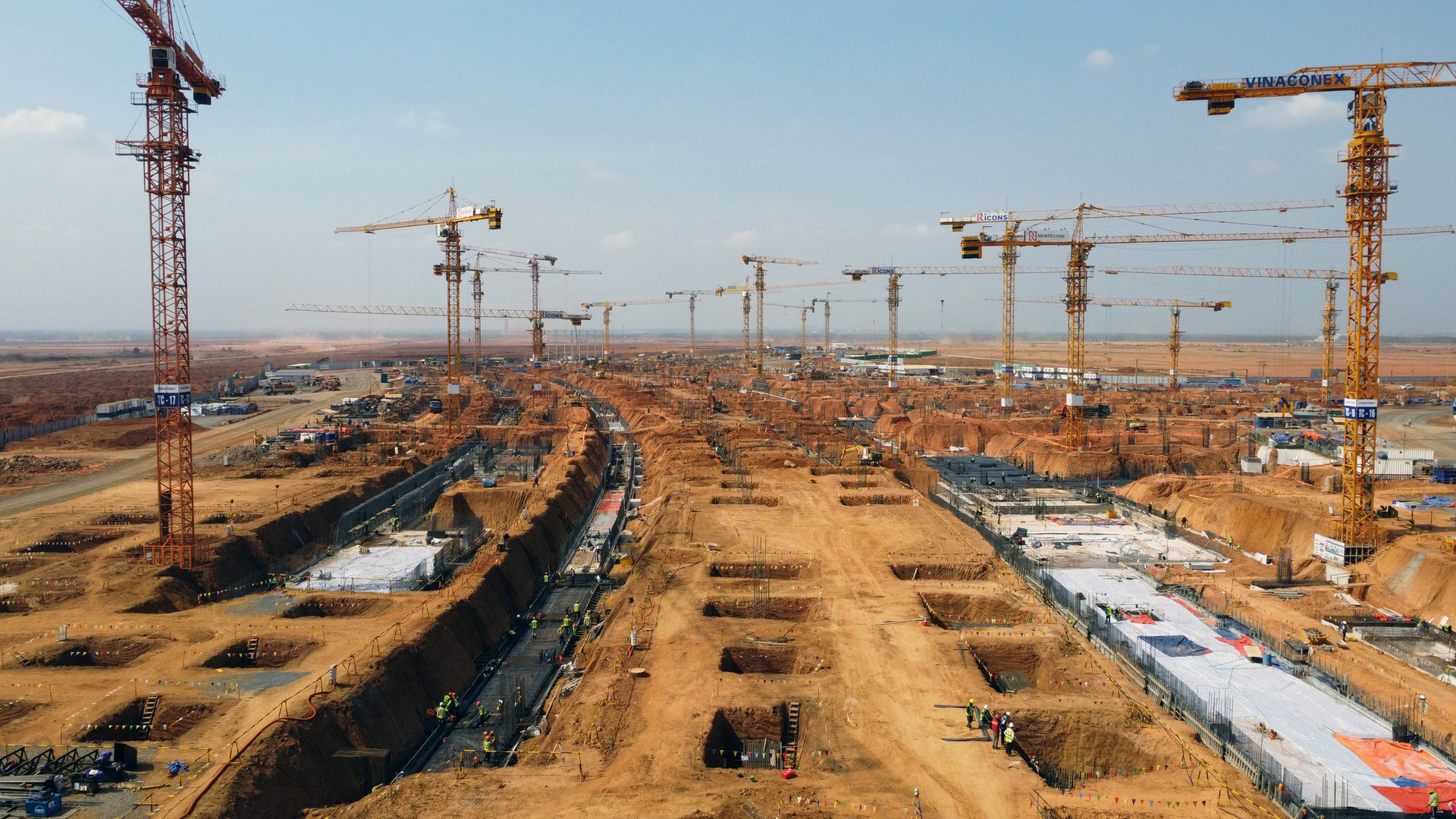 Tiến độ xây dựng sân bay Long Thành đang bám sát kế hoạch- Ảnh 2.