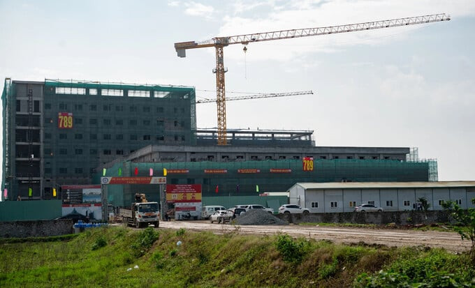 bệnh viện tiền tỷ sắp hoàn thiện bên cạnh đại lộ thăng long