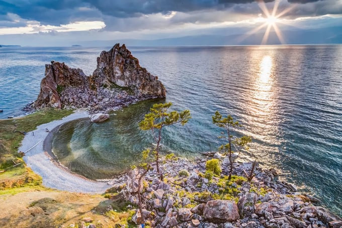 Hồ Baikal - hồ nước ngọt lớn nhất, sâu nhất và lâu đời nhất thế giới