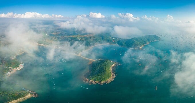 Nhất Tự Sơn là một trong những hòn đảo đẹp nhất của vịnh Xuân Đài