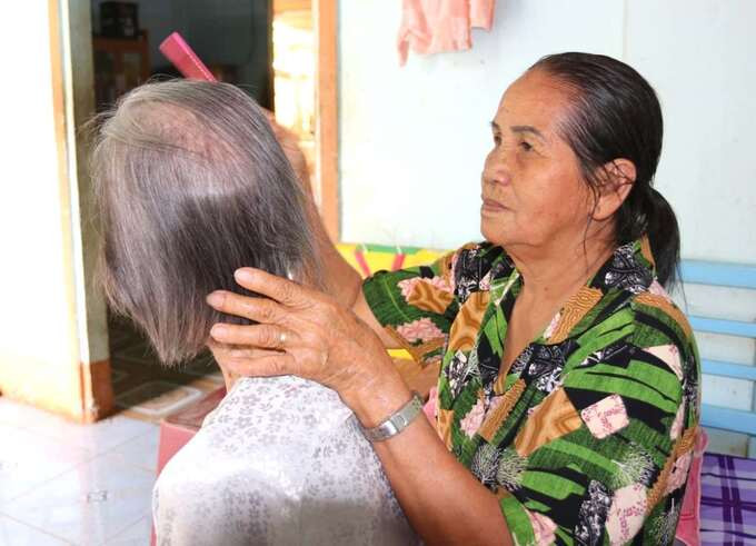 Bà Ninh hiện đang là người chăm sóc cho bà Trịnh Thị Khơng