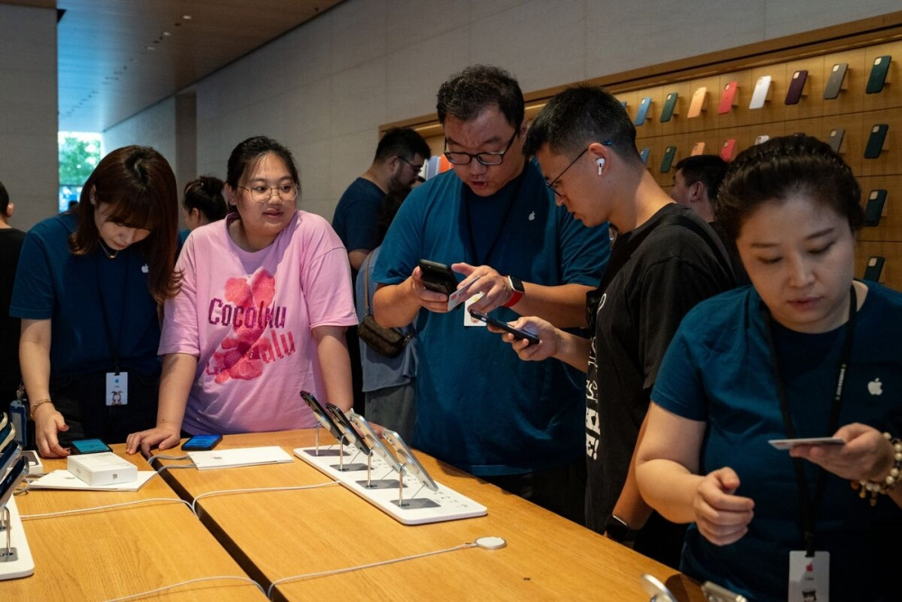 Thất thế trước Huawei, iPhone 15 đại hạ giá tại Trung Quốc