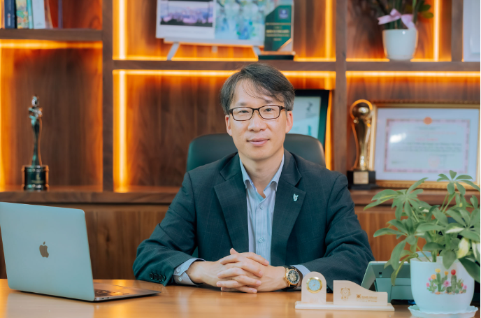 Ông Chun Young ILL, tân Tổng Giám đốc Shinhan Finance