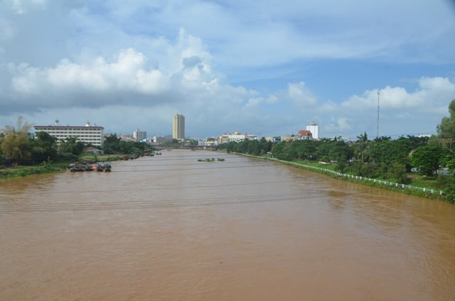 Sông Ka Long có chiều dài khoảng 109km, bắt nguồn từ dãy núi Thập Vạn Đại Sơn (Trung Quốc), chảy vào Việt Nam