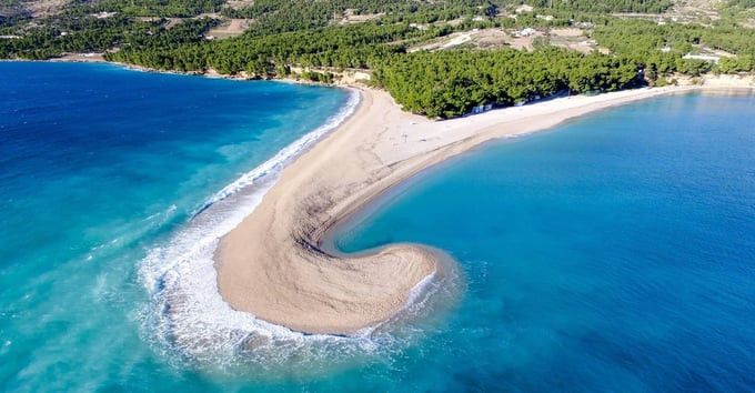 Zlatni Rat đã được vinh danh nhiều lần là bãi biển đẹp nhất ở Châu Âu