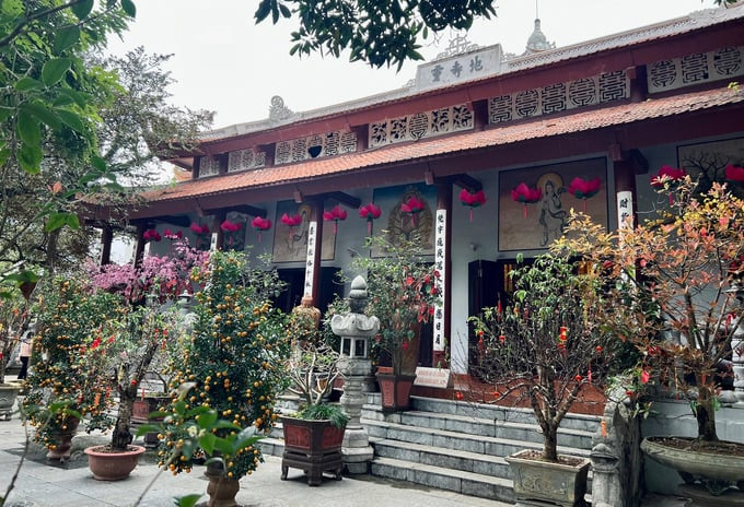 Khuôn viên cổ kính, yên bình của chùa Phổ Linh. Ảnh: Sức khỏe và Đời sống
