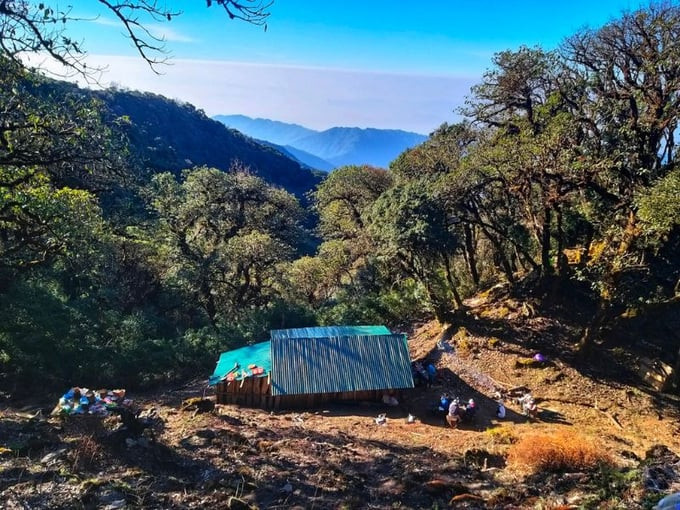 Lán trại là điểm dừng chân, nghỉ ngơi lý tưởng cho đoàn trekking sau một hành trình dài băng rừng