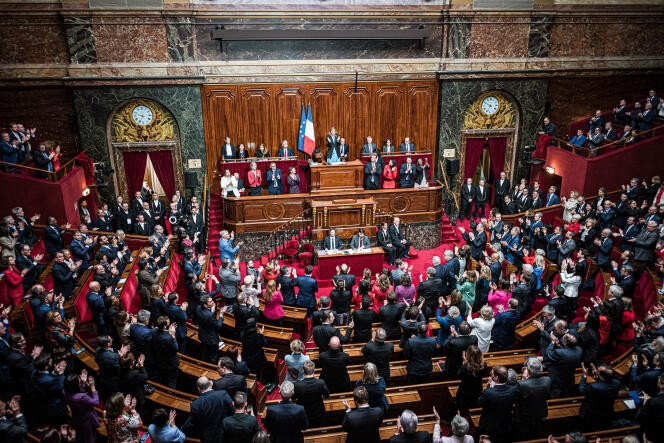 Lần đầu tiên trong lịch sử, Pháp trở thành quốc gia đầu tiên trên thế giới sửa Hiến pháp vì chị em phụ nữ nhân dịp lễ 8/3
