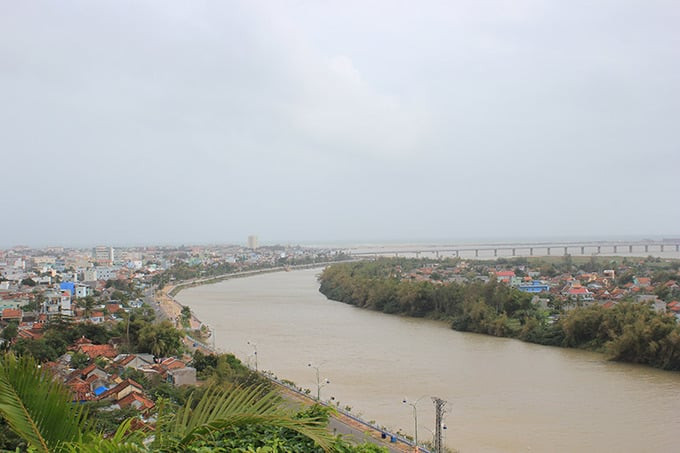 Sông dài 388km chảy qua 3 tỉnh Kon Tum, Gia Lai, Phú Yên rồi đổ ra biển Đông tại cửa Đà Diễn (TP. Tuy Hòa)