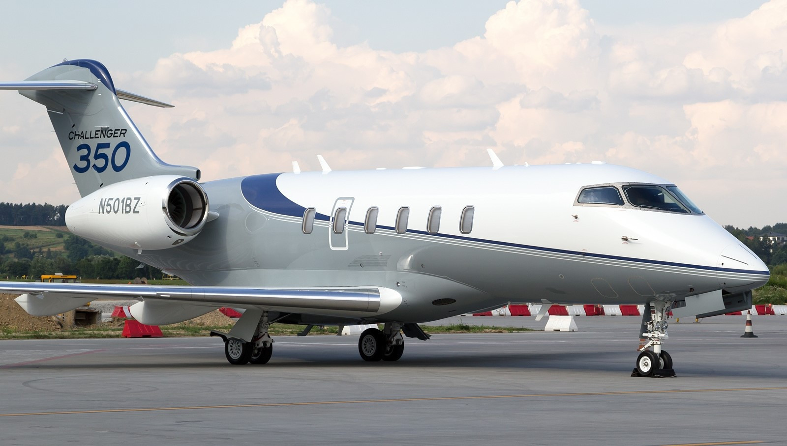 bombardier challenger 350 aircraft image.jpg