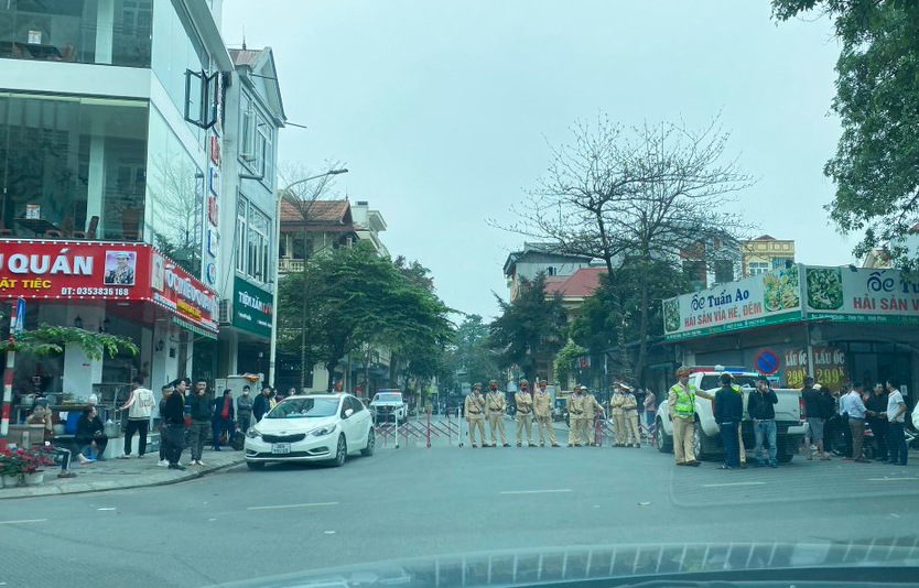 Nóng: Phong tỏa đoạn đường trước nhà Chủ tịch và Bí thư tỉnh uỷ tỉnh Vĩnh Phúc