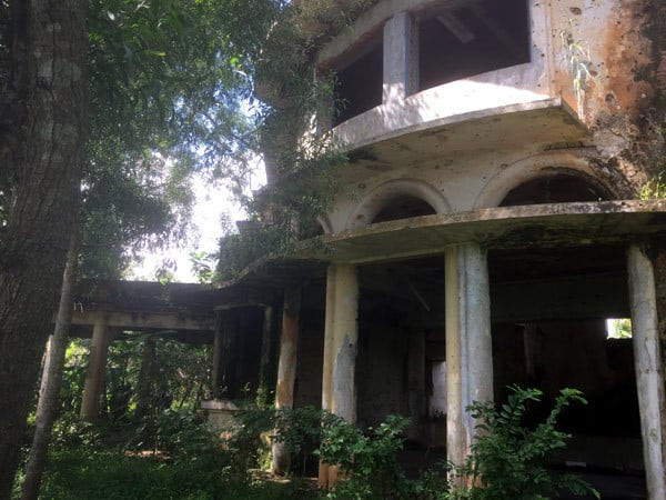 Dinh thự bỏ hoang 40 năm ở Đồng Nai 1