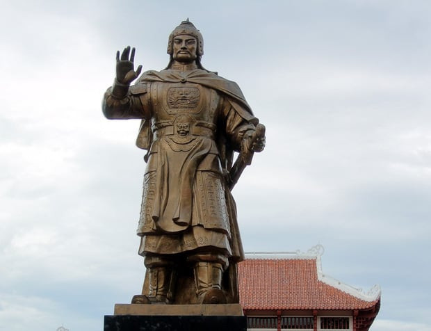 Tượng đài vua Quang Trung - Nguyễn Huệ. Ảnh: T.L/Báo Thanh Niên