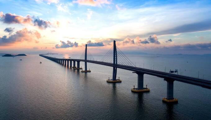 Cầu Hồng Kông - Chu Hải - Ma Cao có tổng chiều dài là 55km