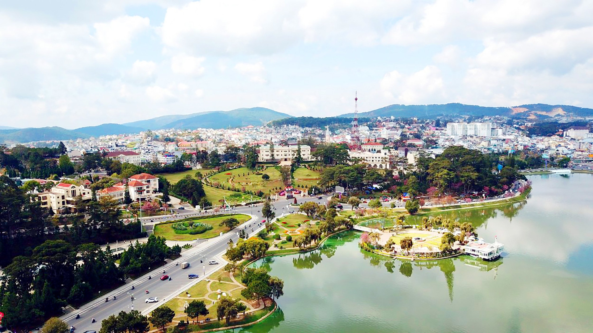 Lâm Đồng có khí hậu ôn hòa, mát mẻ quanh năm