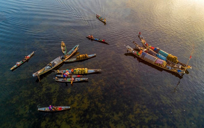 Ngày mới ở Phá Tam Giang.