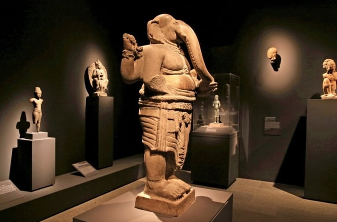 Tượng được giới thiệu trong trưng bày với chủ đề “The Lost Kingdoms – Hindu-Buddhist sculpture of early Southeast Asia”, tổ chức tại Bảo tàng Metropolitant, New York