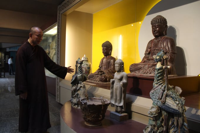 Bên trong Bảo tàng Văn hóa Phật giáo tại chùa Quan Âm