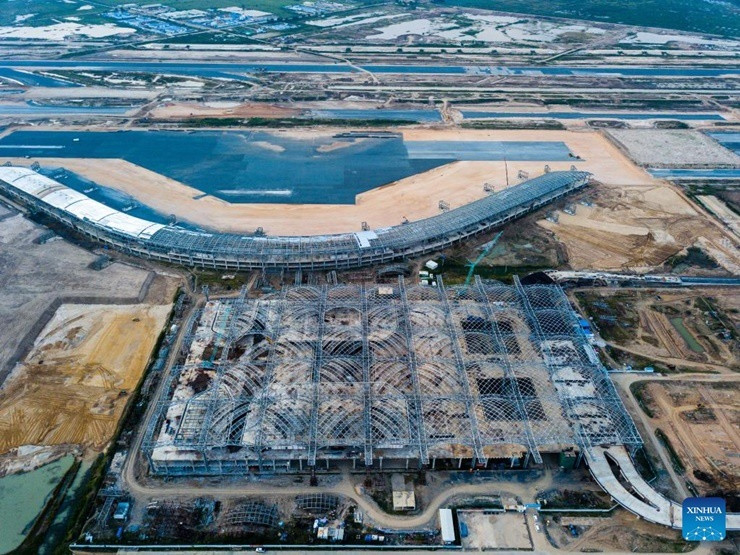 Láng giềng Việt Nam xây 'siêu sân bay' đẳng cấp thế giới trị giá 37.000 tỷ đồng: 100% do Trung Quốc xây dựng, huy động tới gần 3.500 kỹ sư