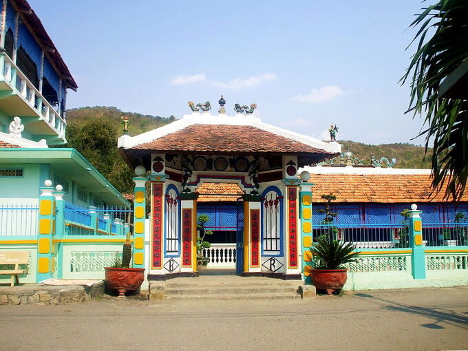 Một góc làng đảo Long Sơn