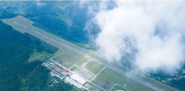 Sân bay này lọt vào danh sách một trong những sân bay sở hữu đường băng hẹp nhất thế giới