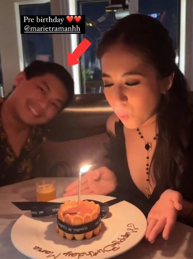 Hiếu Nguyễn và bạn gái trong tiệc sinh nhật trước đó