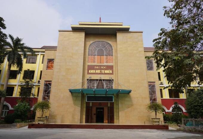 Năm 2017, trường Đại học Khoa học Tự nhiên là trường đại học đầu tiên của Việt Nam được kiểm định và đạt chuẩn chất lượng giáo dục theo bộ tiêu chuẩn của Mạng lưới các trường đại học Đông Nam Á (AUN-QA)