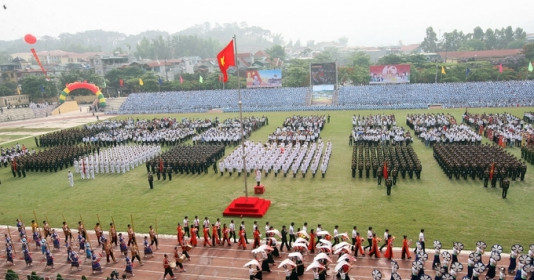 12.000 người, 18 khẩu lựu pháo cùng 12 máy bay trực thăng được huy động để tham gia lễ diễu binh, diễu hành kỷ niệm 70 năm Chiến thắng Điện Biên Phủ 6