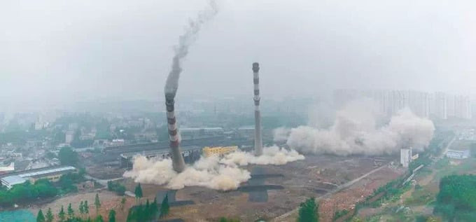 Việc phá dỡ nhà máy nhiệt điện này đã sử dụng khoảng 480kg thuốc nổ