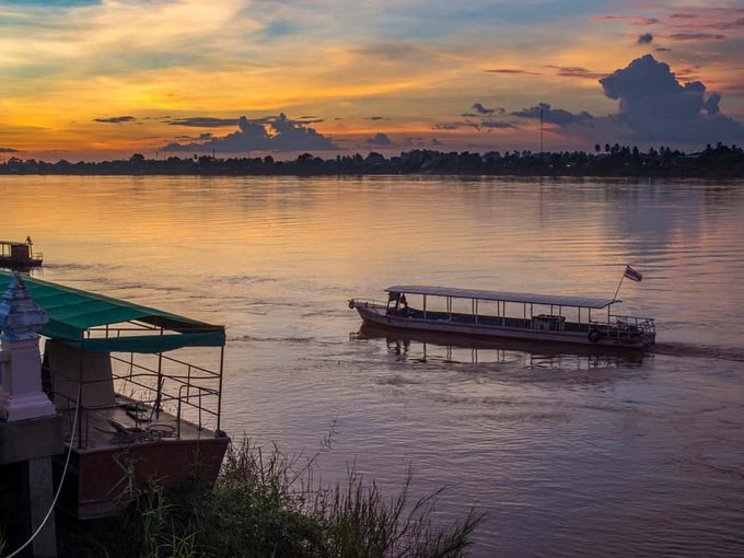 Dòng sông Mekong - ngăn cách Trung Quốc, Myanmar và Lào