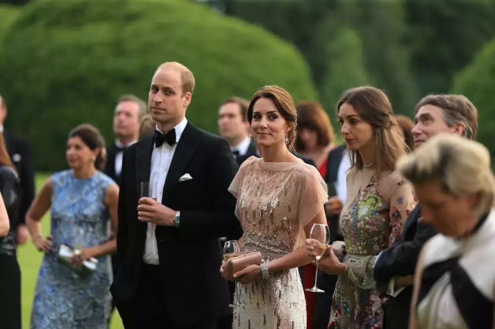 Bê bối chao đảo Hoàng gia Anh: Rộ tin đồn Hoàng tử William ngoại tình với bạn thân của vợ, là lý do khiến Công nương Kate 'mất tích' suốt 3 tháng