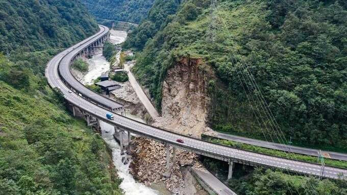 Giao thông hai chiều trên đường cao tốc Yaxi bị gián đoạn