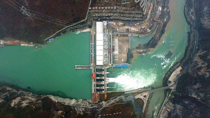 Đây là công trình thuỷ điện cao nhất của Trung Quốc và cao thứ hai trên thế giới