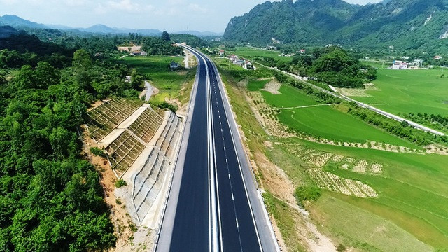 Vượt xa cao tốc Bắc Nam, đây mới là tuyến đường bộ dài nhất Việt Nam, mệnh danh là 'con đường thịnh vượng'