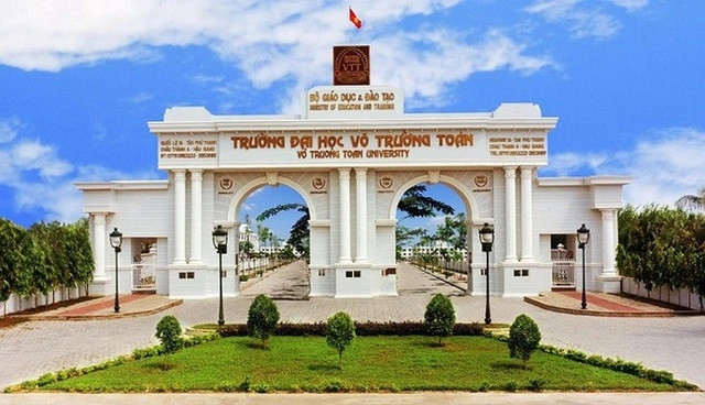 'Thành phố Đại học' với lâu đài tráng lệ độc nhất ở Việt Nam có học phí 'siêu rẻ', dính vụ kiện HOT