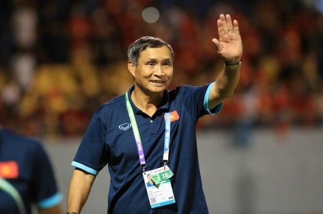 Huấn luyện viên Mai Đức Chung chia tay tuyển nữ Việt Nam sau nhiều thành công