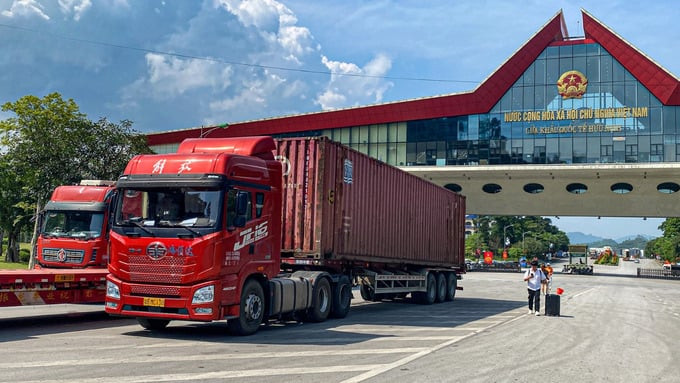 Cửa khẩu Quốc tế Hữu Nghị đã trở thành một trong những điểm cửa khẩu quốc tế đường bộ lớn nhất trên tuyến biên giới Việt Nam-Trung Quốc